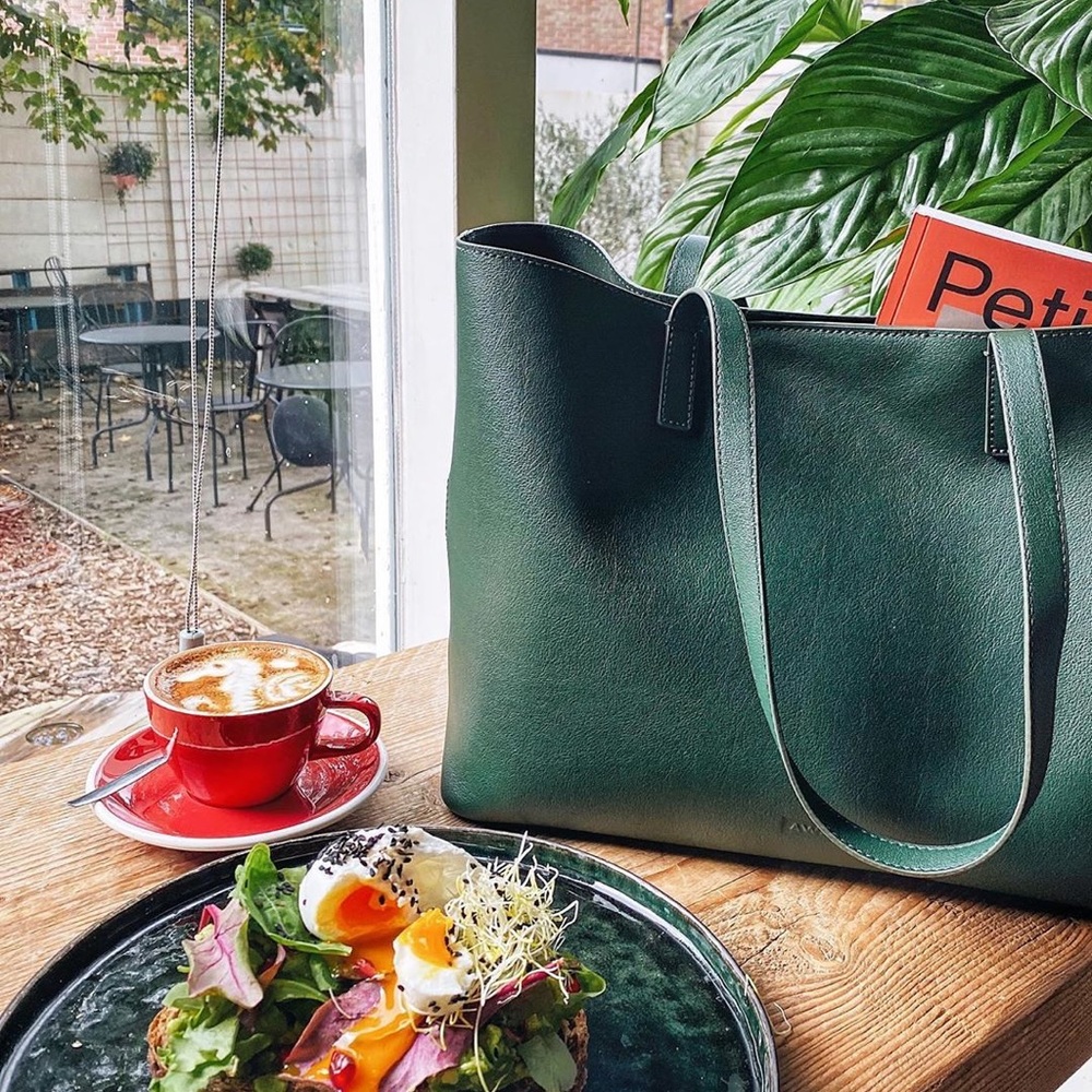 AWAY The Latitude Tote in Pine Leather